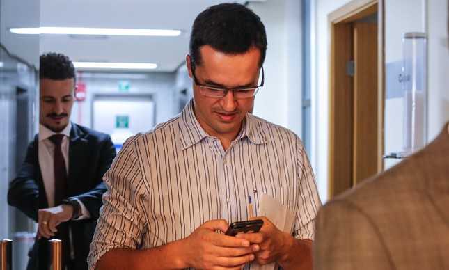 Devido processo legal é doença, diz professor anfitrião de Deltan